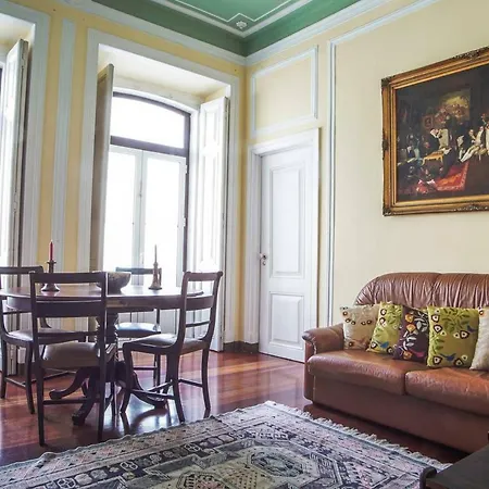 Apartman Charming 3 Bedroom In City Centre *