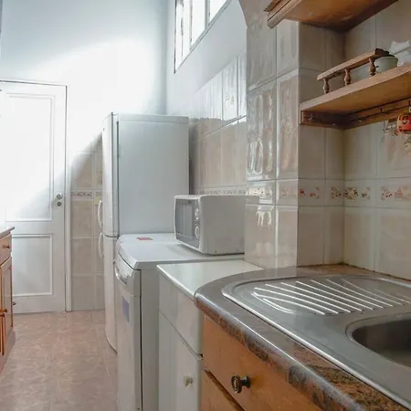 Charming 3 Bedroom In City Centre Apartman